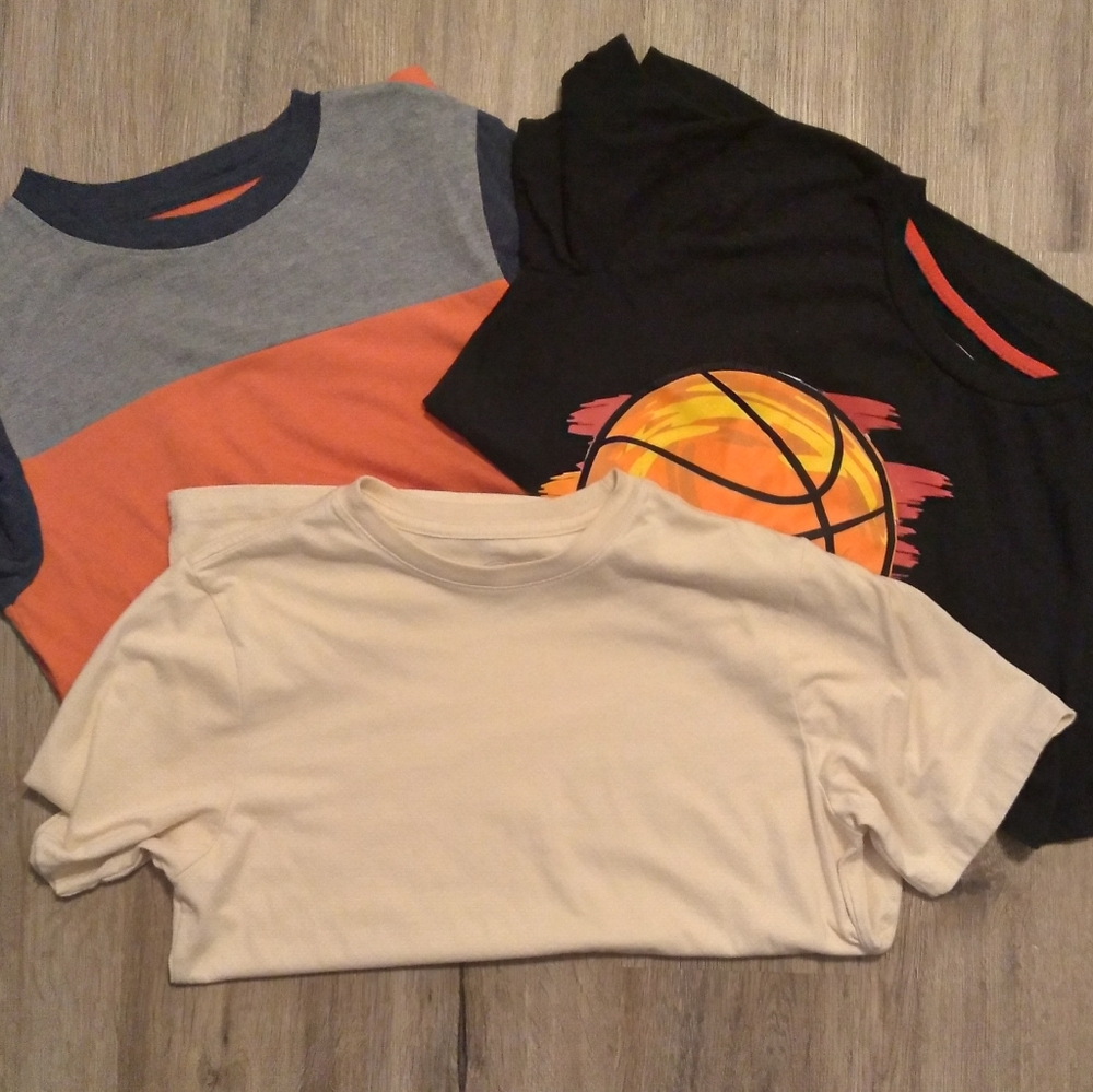 3 used  Tee shirts
